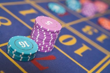 Relax Gaming live dealer studio on yotogel mobile platform